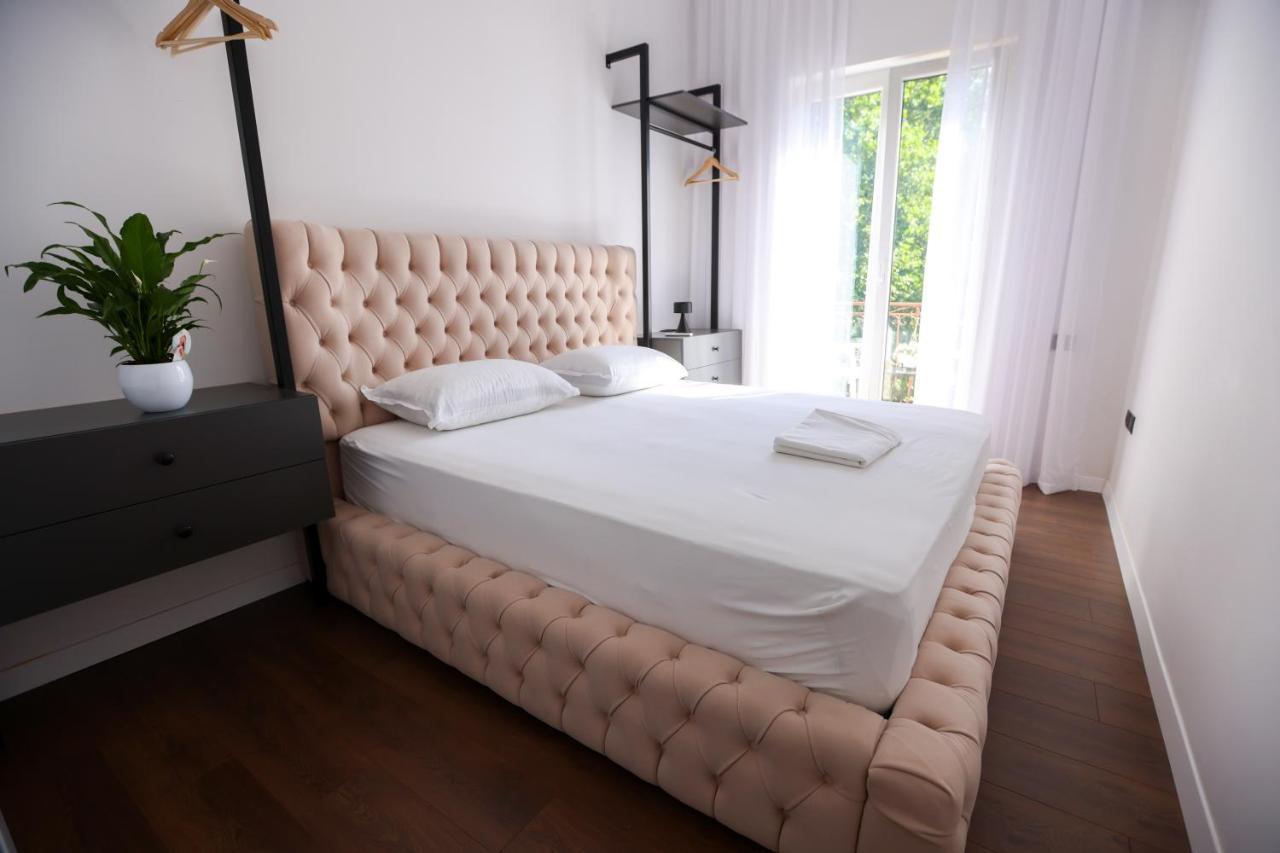 "Middlenest" Central Apartment Тирана Екстериор снимка