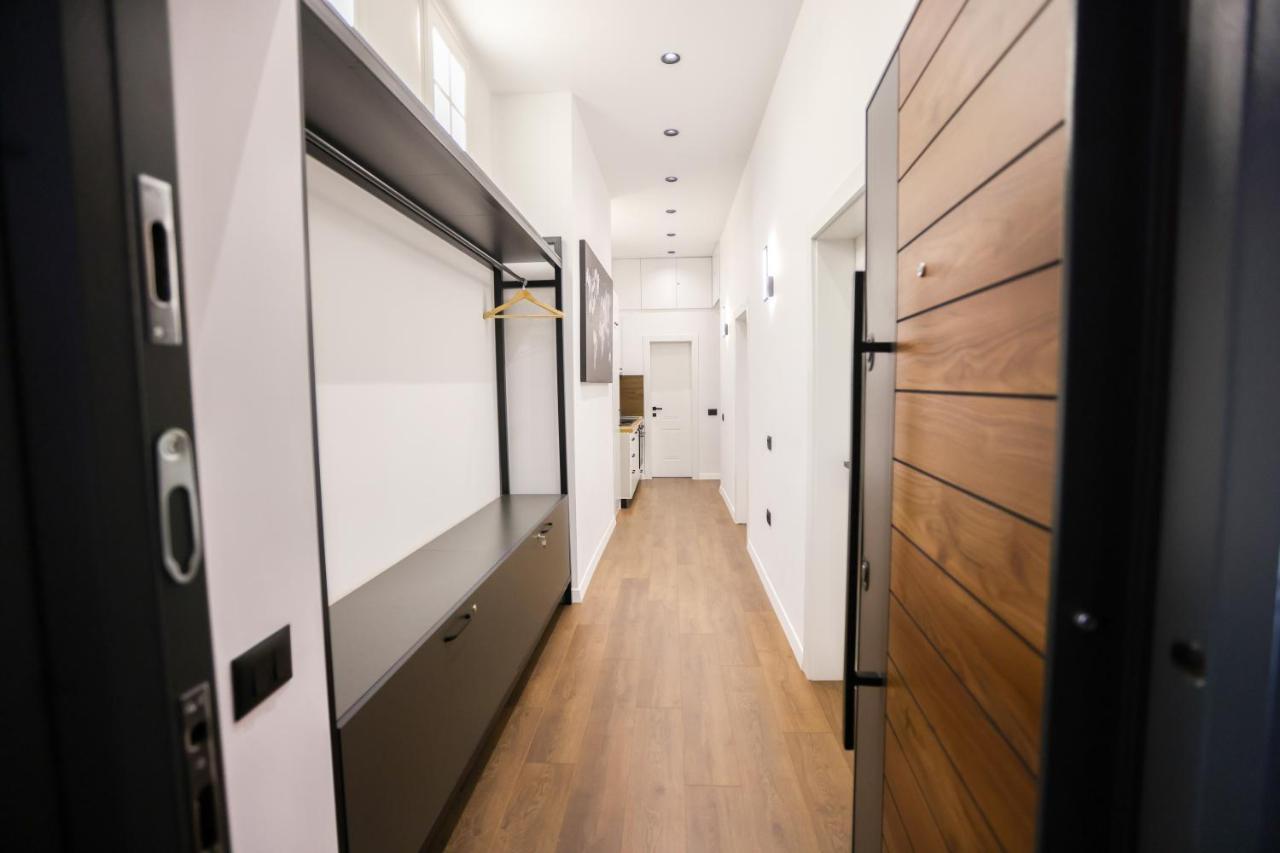 "Middlenest" Central Apartment Тирана Екстериор снимка